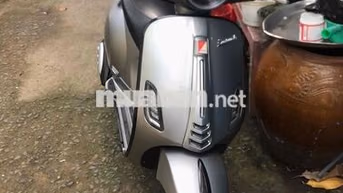 Vitoria Vespa 50cc Bạc 4000km