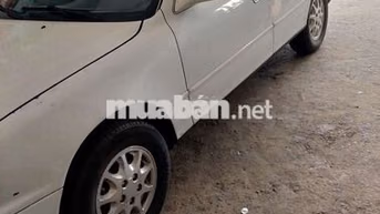Toyota Camry Trắng Tự động Xăng
