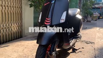 Piaggio Vespa 125i 2023 5000 km Đen hồng
