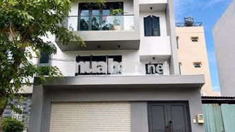 SIÊU PHẨM ĐƯỜNG THỜI TRANG -  224F Huỳnh Văn Bánh, P.11, PN, 5X20M