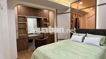 cần bán nhà trung tâm sát mặt tiền - hướng nam