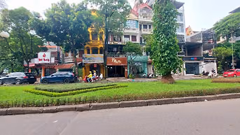 Cho thuê nhà Mặt Phố Lưu Quang Vũ làm Kinh doanh. DT 65m x 5T