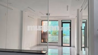CHO THUÊ MẶT TIỀN KINH DOANH, LÊ THÚC HOẠCH, 32 TRIỆU, 8PN, 5 TẦNG