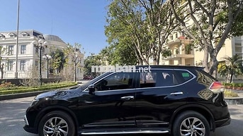 Nissan X-Trail Pre SL 2018 Đen 7 chỗ