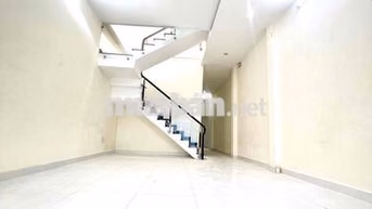 Cho Thuê Nhà DT 6x20 1Trệt 2Lầu 3Pn 4Wc Sân Rộng Ôtô Hẻm Xe Tải