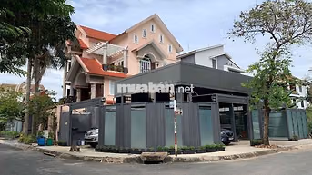 Cho thuê mặt bằng góc 2 mặt tiền. 218m2. Điện 3 pha. Kề Vạn Phúc Ql13
