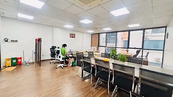 Cho thuê văn phòng tại đường Nguyên Hồng sàn 50m2 cực đẹp hiếm có.