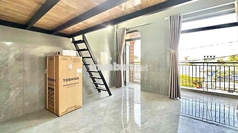 FULL NỘI THẤT THANG MÁY CÓ CHỖ ĐỂ XE OTO QUA ĐÊM GẦN KHU TÊN LỬA