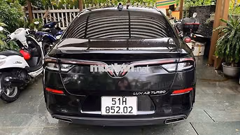 VinFast LUX A2.0 Turbo 2021 Đen 12.062 km