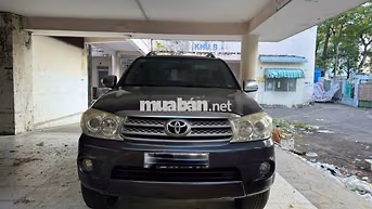 Fortuner Tự động Xám, công ty xuất hoá đơn