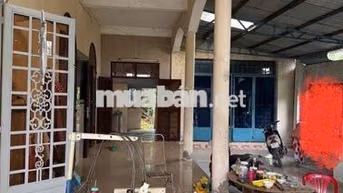 cho thuê nhà rộng rãi 250m2 mặt tiền kênh 5p ngủ sạch sẽ ở ngay giá rẻ