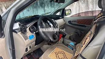 Toyota Innova Số sàn màu Bạc