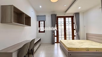 Căn Hộ Ban Công Full Nội Thất Gần ĐH HUFLIT, Vạn Hạnh Mall Quận 10