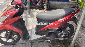Yamaha Luvias FI 2015 Đỏ