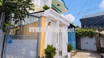Nhà ngay đường dương cát lợi,sát quận 7 ,sổ sẵn công chứng sang tên.