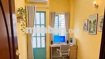 Trống 2 phòng 489 Huỳnh Văn Bánh, Phú Nhuận