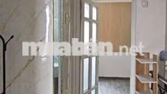 Cho thuê nguyên lầu 2PN siu bự