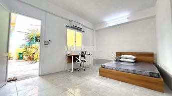 PHÒNG TẦNG TRỆT SÂN  RỘNG +NGAY GẦN TÔ HIẾN THÀNH CÓ THỂ KINH DOANH