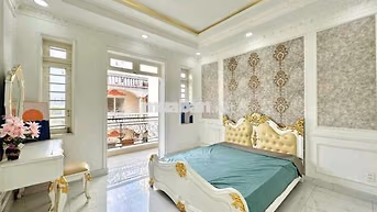 STUDIO TÁCH BẾP FULL NỘI THẤT TRỐNG SẴN Ở LIỀN NGAY ĐẦM SEN