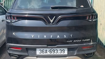 Bán đấu giá 01 xe ô tô 07 chỗ VINFAST  LUX SA, màu đen BKS: 36A-693.39