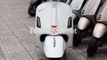 Piaggio Vespa GTS 150 12-2022 Trắng 150cc