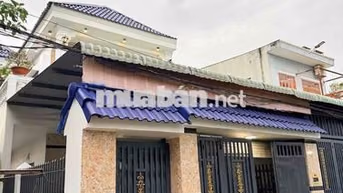 NHÀ DÂN NGANG 6m 1 trệt 1 lầu Sân xe Hơi - 4PN - Gần Trường Học