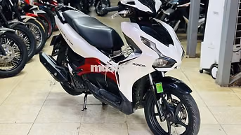 XE MÁY THỊNH PHÁT- AIR BLADE 125 TRẮNG ĐEN BIỂN HN