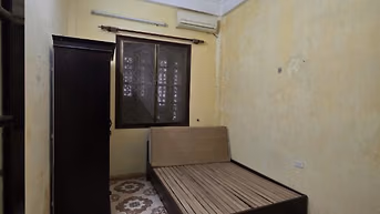 Cho thuê lâu dài nhà 03 tầng trong ngõ ở Tam Trinh, Hà Nội