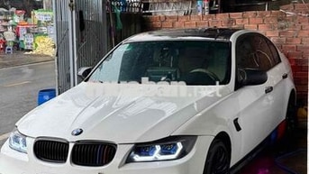 BMW 320i 2010 Trắng