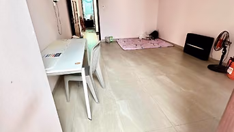 Cần cho thuê phòng rộng nguyên tầng 2 nhà phố DTSD hơn 50m2 ((2-3Nữ) )