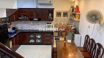 Cho thuê nhà nguyên căn Nguyễn Tất Thành Q4 - 4PN 4WC - Gần Q1 - 20tr
