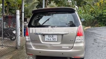 Toyota Innova 2011 Vàng cát Xe gia đình