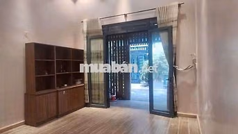 nhà mới gần trường FPT, PMQT, GTVT . 2pn có 2 máy lanh, giường tủ