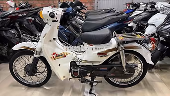 Honda Cub 50cc Trắng còn rất đẹp, máy êm ru
