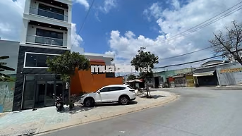 Nhà Mới 100% Đường Chiến Khu Gần Sông Sài Gòn. Giá Tốt XEM GẤP!