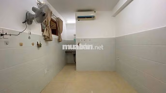 Cuối đường Hoa Sữa, đi bộ ra Phan Xích Long 150m