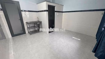 Bancol sẵn máy lạnh - mặt tiền hẻm