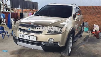 Chevrolet Captiva số tự động 7 chỗ Vàng cát