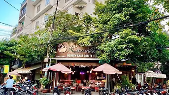 Tòa nhà căn hộ dịch vụ góc 2 MT đường số 4 và 13, phường Tân Kiểng. Q7