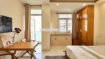 Căn hộ ban công thang máy full nội thất siêu thoáng Lê Văn Sỹ Q3