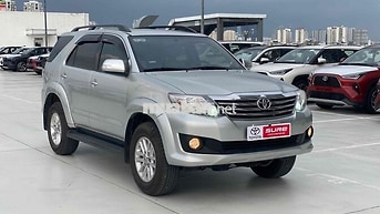 Toyota Fortuner 2.7V AT 2014 Bạc Tự động