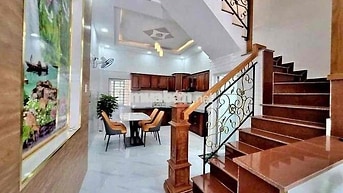 Cho Thuê Nhà Hẻm 1/ Ngắn Ngay Chợ DT 280m2 1Trệt 4Lầu 6Pn 4Wc Ban Công