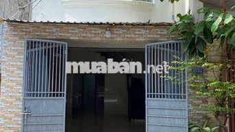 Cho thuê nhà 4x15m, 3PN, 3WC trung tâm Quận 7, hẻm nhựa 6m