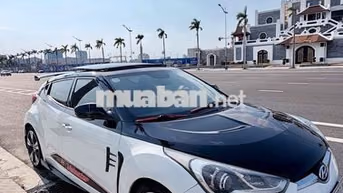 Hyundai Veloster Trắng, Đen 4 chỗ Xe thể thao