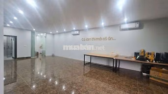42tr/th, cho thuê toà Văn Phòng ngay Quang Trung, Hà Đông mt 11m