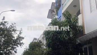 Nhà 1 trệt 2 lầu mặt tiền ô tô đậu trước nha ngay trung tâm tp Cần Thơ