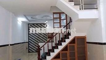 nhà mới lâm thi hố .đươg 6m thông ,4pn 3wc ,có 2 máy lanh