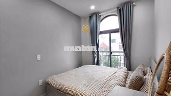 Căn hộ 2pn bancol full nội thất, thang máy, bảo vệ, gần quận 1