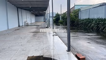 Cho thuê xưởng 1700m2, THĐ, giá 100tr, có sẵn 3pha
