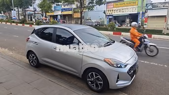Xe Hyundai i10 1.2 AT 2023 - 368 Triệu